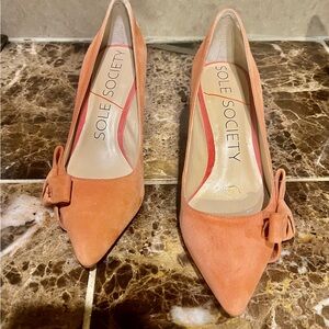 Sole Society Women's Peach Heels with Bow